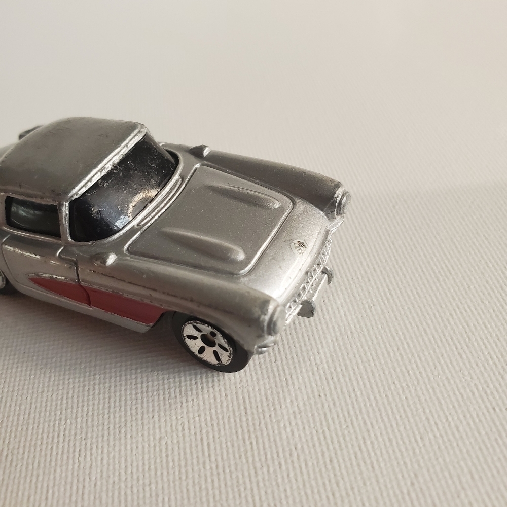Maisto "57 Chevrolet Corvette" Toy Car - Picture 4 of 7